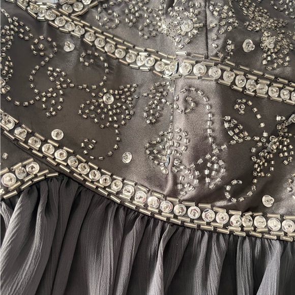 Grad/prom dress - Picture 2 of 3